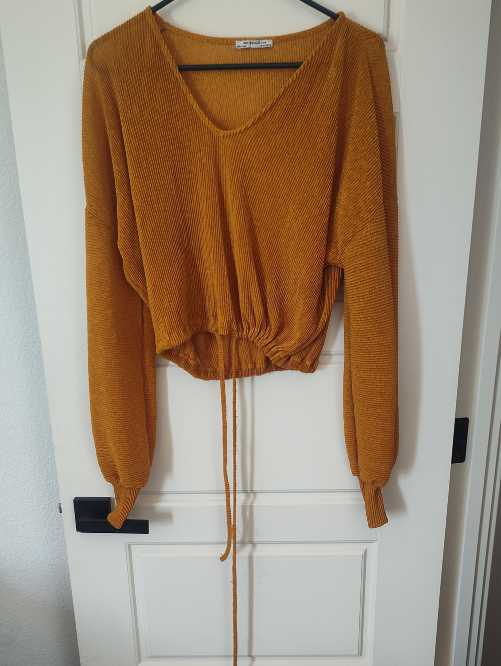 Zara Mustard Yellow V-Neck Cropped Sweater